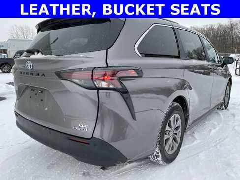 Used 2024 Toyota Sienna XLE image 11