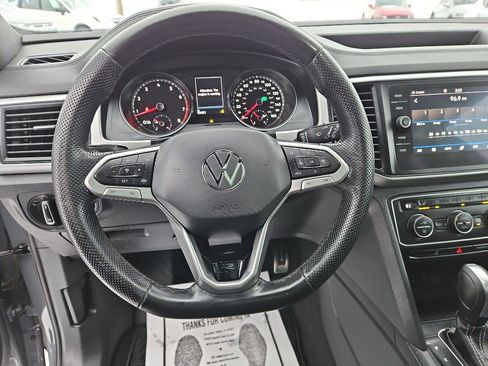 Used 2021 Volkswagen Atlas Cross Sport SE w/ Panoramic Sunroof Package image 11