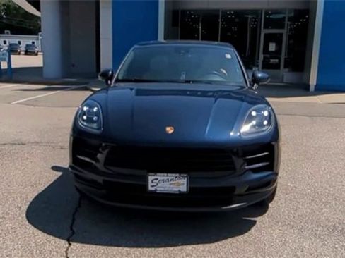 Used 2021 Porsche Macan image 3