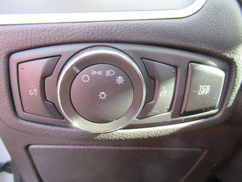 Used 2022 Ford Edge SE image 26