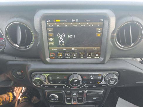 Used 2023 Jeep Wrangler Unlimited Sahara AWD/4WD image 12