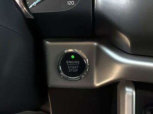 Used 2024 Ford Expedition Max XLT image 27