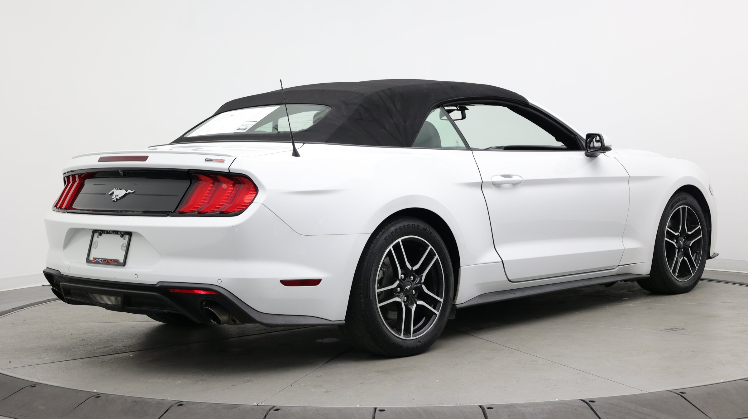 Used 2020 Ford Mustang Premium RWD image 6