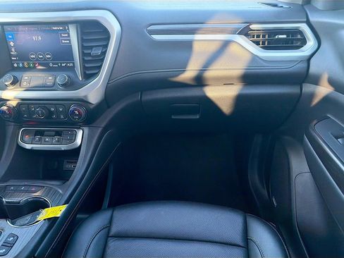 Used 2023 GMC Acadia SLT image 19