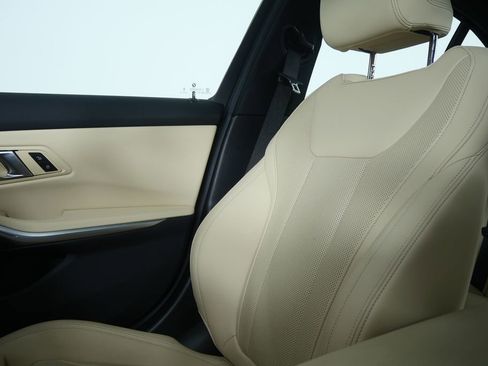 Certified 2025 BMW 330i Sedan image 28