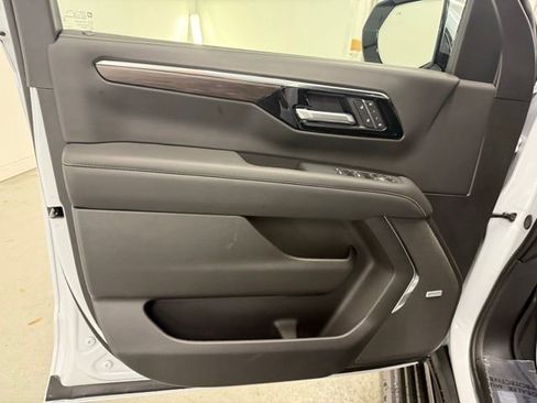 New 2026 Chevrolet Suburban Premier image 14