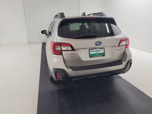 Used 2018 Subaru Outback 2.5i Premium AWD/4WD image 6