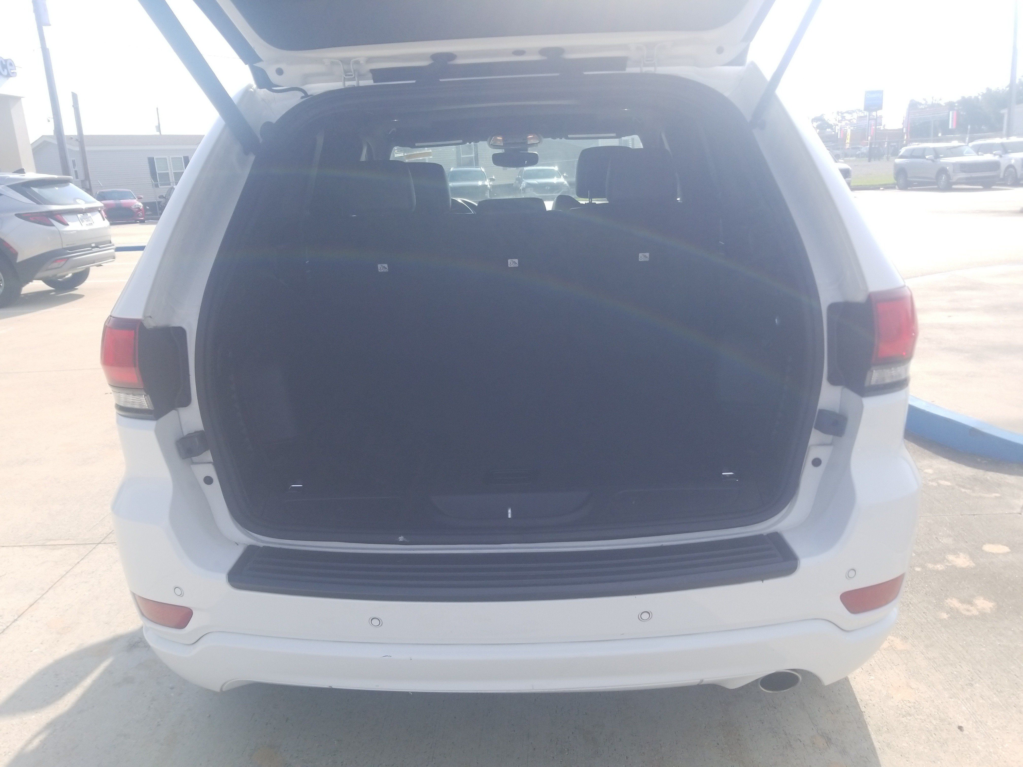 Used 2022 Jeep Grand Cherokee Laredo X RWD image 13