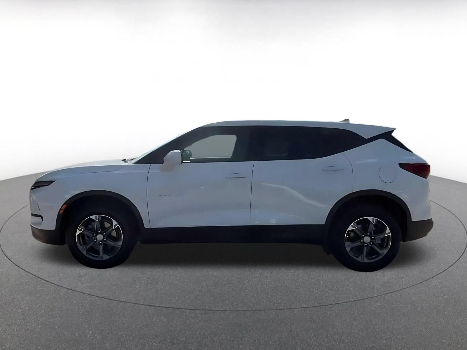 Used 2026 Chevrolet Blazer LT FWD image 8