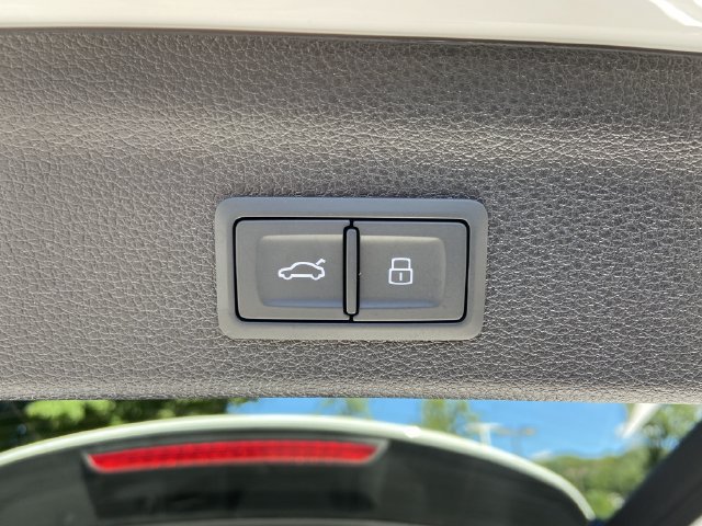 Used 2020 Audi Q3 2.0T Premium AWD/4WD image 32