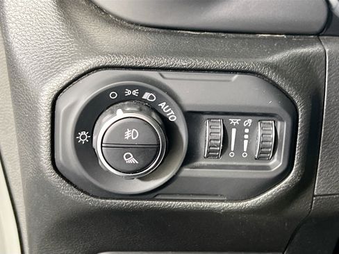 Used 2022 Jeep Gladiator Sport image 10