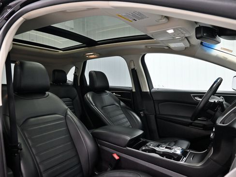 Used 2020 Ford Edge SEL w/ Cold Weather Package AWD/4WD image 30