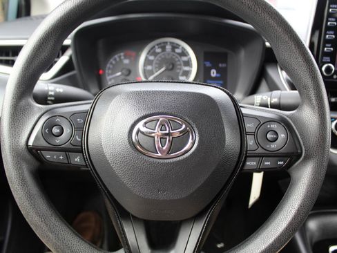 Used 2021 Toyota Corolla LE FWD image 13