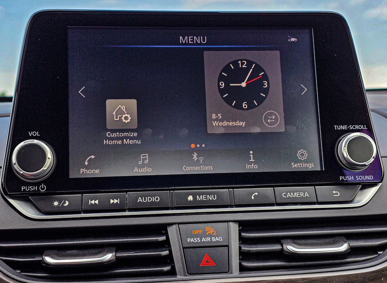 Used 2025 Nissan Altima 2.5 SV FWD image 17
