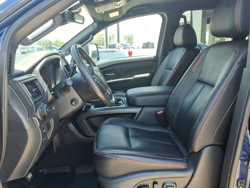 Used 2023 Nissan Titan PRO-4X w/ Pro-4x Convenience Package AWD/4WD image 16
