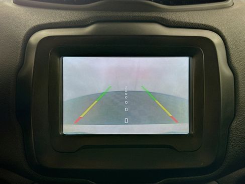 Used 2018 Jeep Renegade Latitude image 21