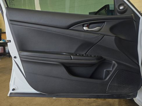 Used 2020 Honda Insight Touring image 19