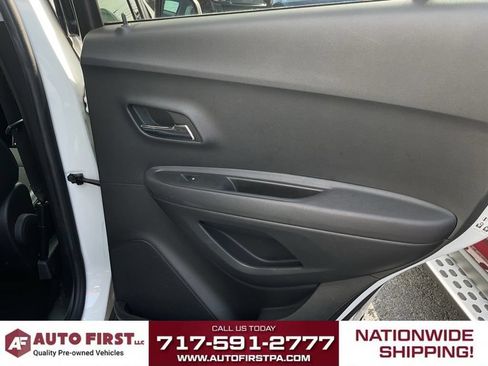 Used 2018 Chevrolet Trax LT w/ LT Convenience Package AWD/4WD image 13