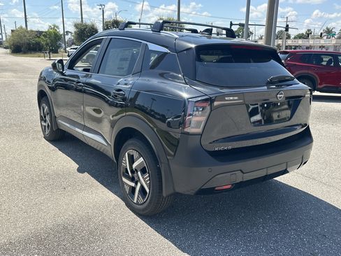 New 2026 Nissan Kicks SV FWD image 9