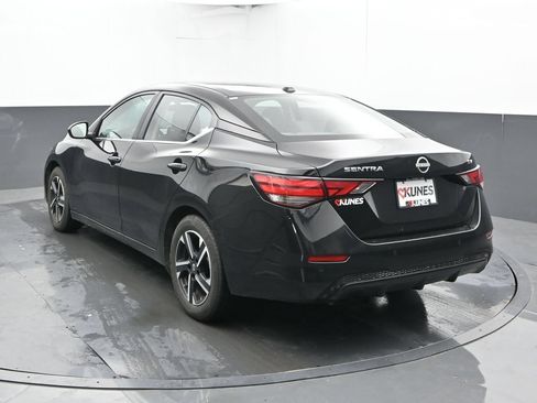Used 2024 Nissan Sentra SV FWD image 11