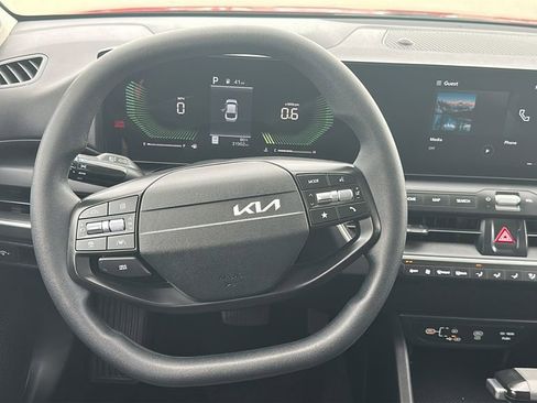 Used 2025 Kia K4 LXS image 22