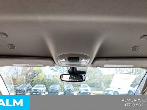 Used 2024 Chrysler Pacifica Touring-L FWD image 42
