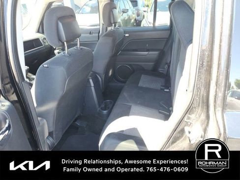 Used 2014 Jeep Patriot Latitude w/ Sun/Sound Group AWD/4WD image 9