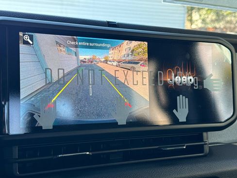 New 2026 Jeep Gladiator Sport AWD/4WD image 18