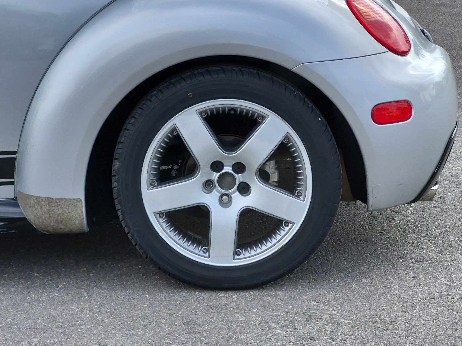 Used 2002 Volkswagen Beetle Sport FWD image 22