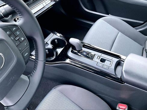 Used 2025 Toyota Prius LE image 15