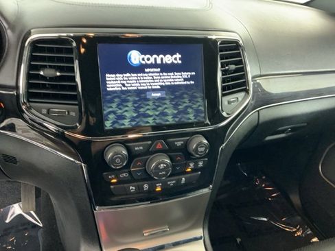 Used 2021 Jeep Grand Cherokee Overland image 18