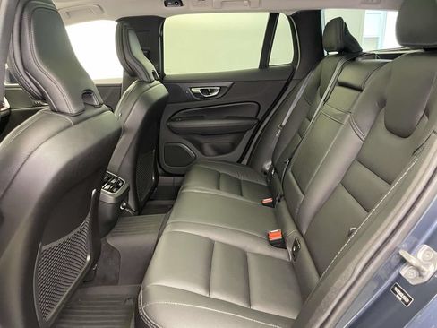 Used 2020 Volvo V60 T5 Cross Country AWD/4WD image 19