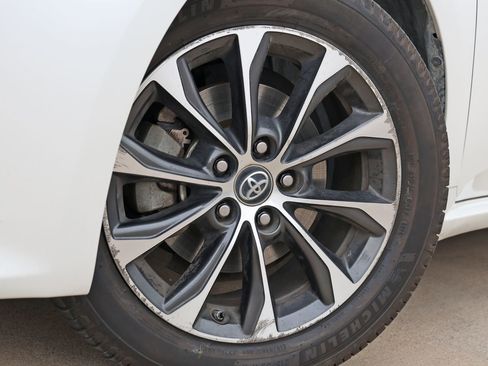 Used 2017 Toyota Avalon XLE w/ Carpet Mat Package FWD image 12