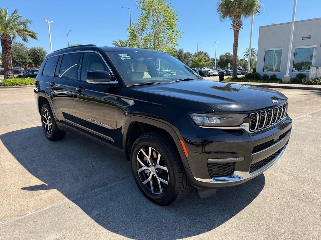 Used 2025 Jeep Grand Cherokee L Limited RWD image 7