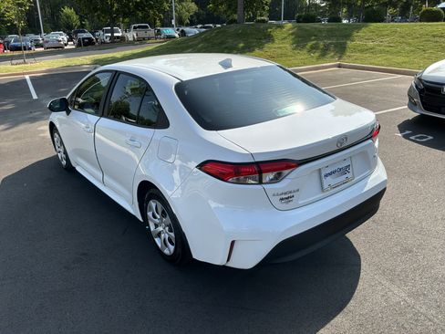 Used 2026 Toyota Corolla LE FWD image 8