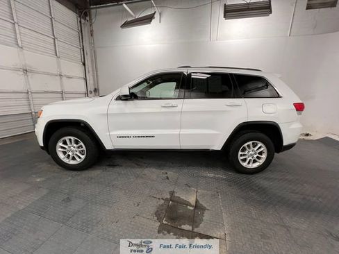 Used 2018 Jeep Grand Cherokee Laredo image 4