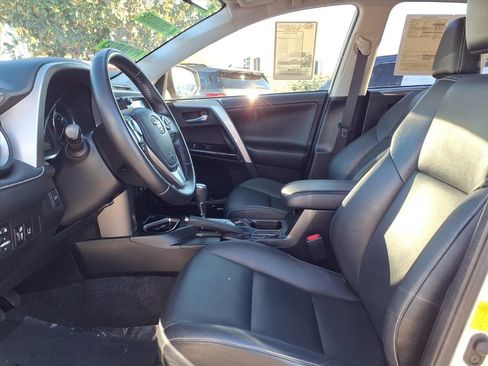Used 2016 Toyota RAV4 Limited image 9
