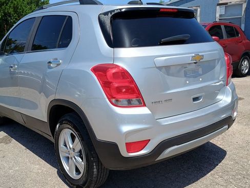 Used 2019 Chevrolet Trax LT w/ LT Convenience Package AWD/4WD image 2