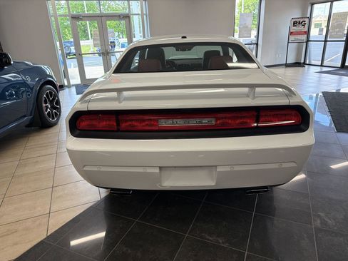 Used 2014 Dodge Challenger R/T Plus RWD image 7