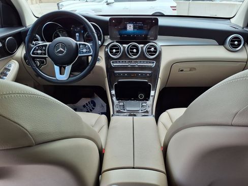 Used 2021 Mercedes-Benz GLC 300 4MATIC image 19