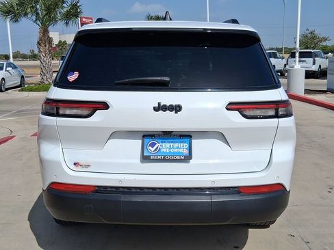 Used 2024 Jeep Grand Cherokee L Laredo RWD image 5