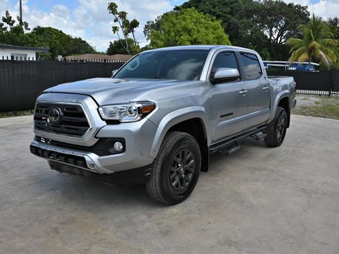 Used 2019 Toyota Tacoma SR5 RWD image 1