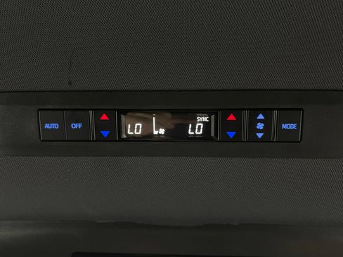 Used 2021 Toyota Sienna XSE w/ XSE Plus Package AWD/4WD image 7