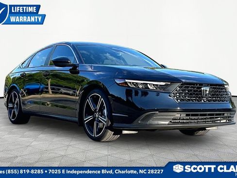 Used 2025 Honda Accord Sport image 1