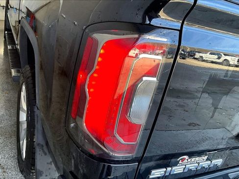 Used 2018 GMC Sierra 1500 SLT w/ SLT Premium Package image 24