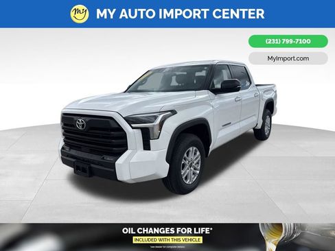 Used 2023 Toyota Tundra SR5 w/ SR5 Premium Package AWD/4WD image 3