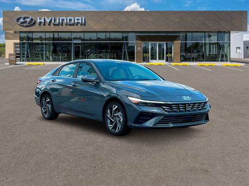 New 2025 Hyundai Elantra Limited image 11