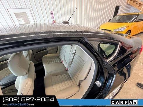 Used 2017 Ford Fusion SE FWD image 11