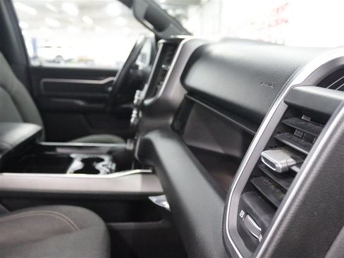 Used 2019 RAM 1500 Big Horn AWD/4WD image 30