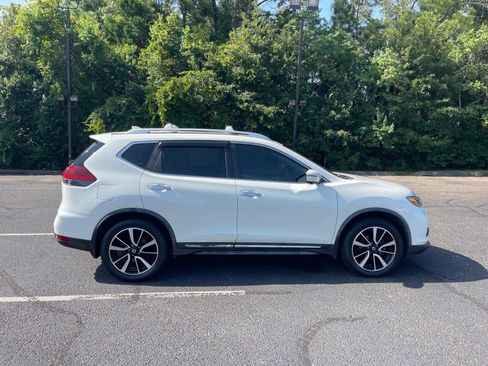 Used 2018 Nissan Rogue SL w/ Premium Package FWD image 21